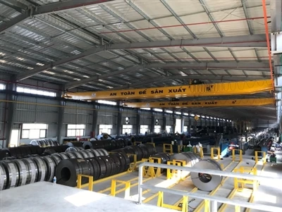 Materjal u Inġenji: Q235B vs Q355B Azzar għal Racking tal-Maħżen
